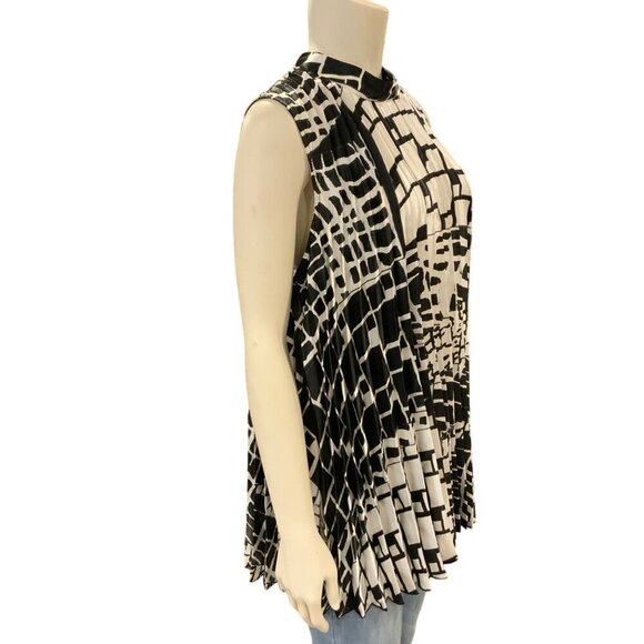 NWT Lane Bryant Accordion sleeveless women's black white top size 18/20 - Picture 7 of 8